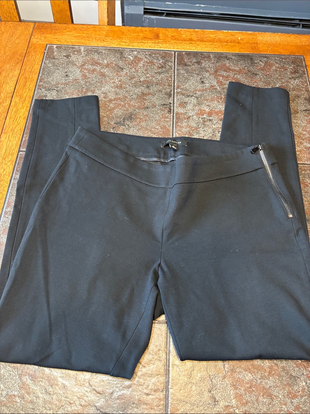 Ann Taylor Black Skinny Pull-On Ponte Pants with Side Zip